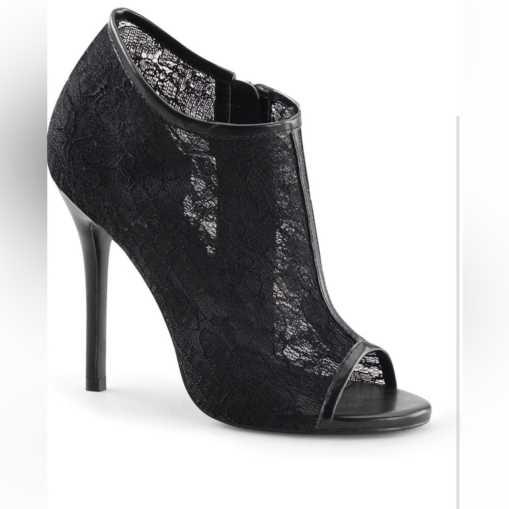 Fabulicious Amuse-56 Lace Peep Toe Heels – Size 9 (Barely Worn & Super Sexy)